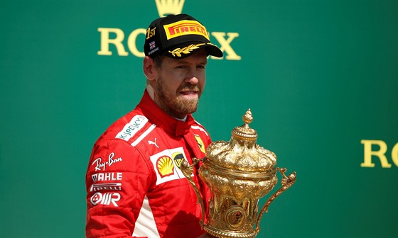 Vítěz Velké ceny Británie formule 1 německý jezdec Sebastian Vettel ze stáje...