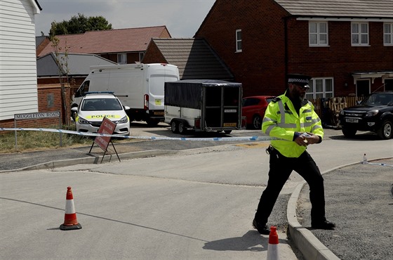 Policie v britském Amesbury vyšetřuje další případ otravy novičokem. (5....