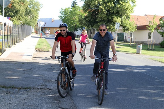 Středočeští starostové vyjeli po svých obcích a městech na kolech, aby ukázali...