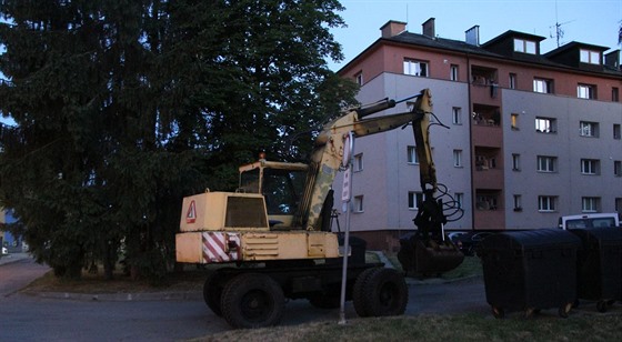 Muž se zákazem řízení se v uhelných skladech v Zábřehu ve tři ráno zmocnil...