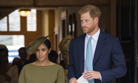 Vvodkyn Meghan a princ Harry na ktu synovce prince Louise (Londn, 9....