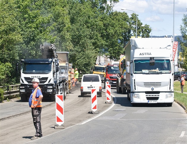 Mezi Opavou a Krnovem se řidiči zdrží, oprava silničního mostu potrvá pět měsíců