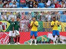 Brazilský záloník Coutinho (íslo 11) lituje své nepromnné ance v zápase s...