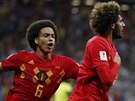 Belgický olík Marouane Fellaini (vpravo) slaví svj zásah do sít Japonska....