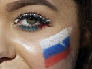 Ruská fanynka se chystá na tvrtfinálový souboj s Chorvatskem.