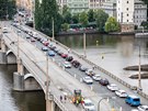 Kvli oprav Jiráskova mostu kolabuje doprava v praských ulicích. (9. ervence...