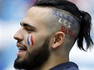 ALLEZ LES BLEUS. Francouzský fanouek ped zápasem tvrtfinále mistrovství...