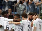 Francouztí fotbalisté se radují z vedoucího gólu ve tvrtfinále mistrovství...