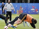 Thierry Henry na tréninku belgické fotbalové reprezentace. Je asistentem koue...