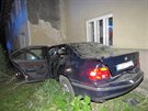 Pi vn nehod na Prostjovsku idi vyjel ze silnice a narazil do domu, v...