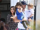 Ashton Kutcher a Mila Kunisová s dětmi - dcerou Wyatt a synem Dimitrim (5....