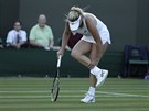 Americká tenistka Coco Vandewegheová si prohmatává poraněný kotník. Spadla...