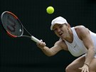 Rumunská tenistka Simona Halepová v utkání 3. kola Wimbledonu.