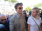 Robert Pattinson se poslední den karlovarského festivalu pedstavil v divadle,...