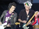 Ronnie Wood a Keith Richards na koncertu Rolling Stones v praských Letanech...