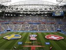 Fotbalisté védska a výcarska poslouchají hymny ped osmifinálovým utkáním...