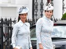 Pippa Middletonová (vlevo) odjídí na ktiny synovce, prince Louise (Londýn, 9....