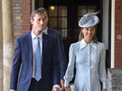 James Matthews a Pippa Middletonová na ktu synovce prince Louise (Londýn, 9....