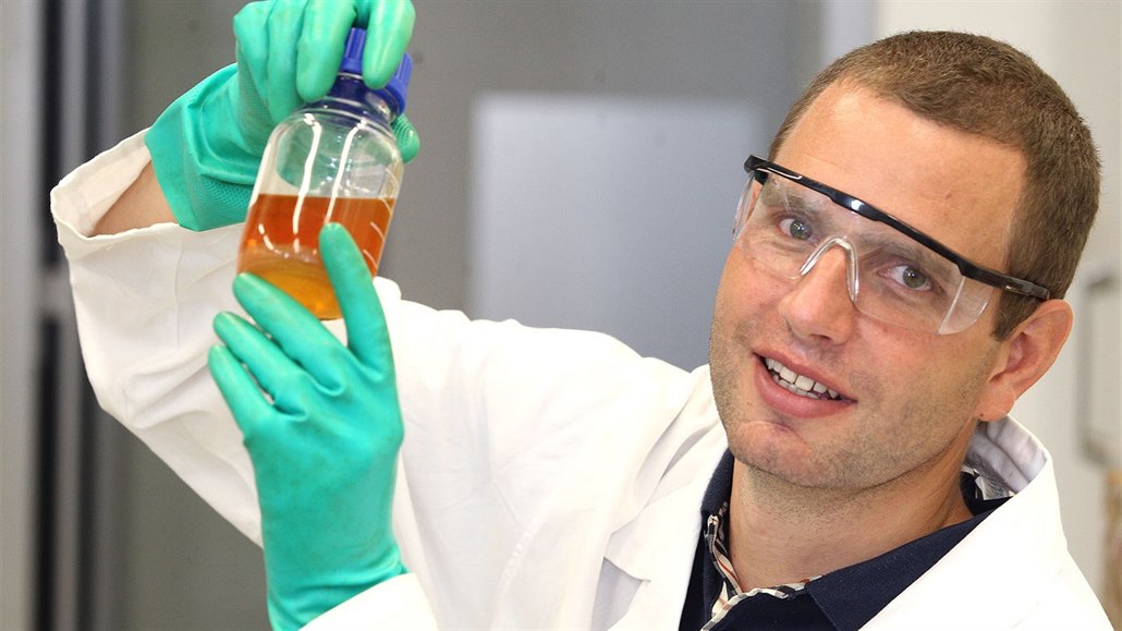 Nové biopalivo nepoškozuje motor. Vyrábí se ze slámy a dřevní štěpky