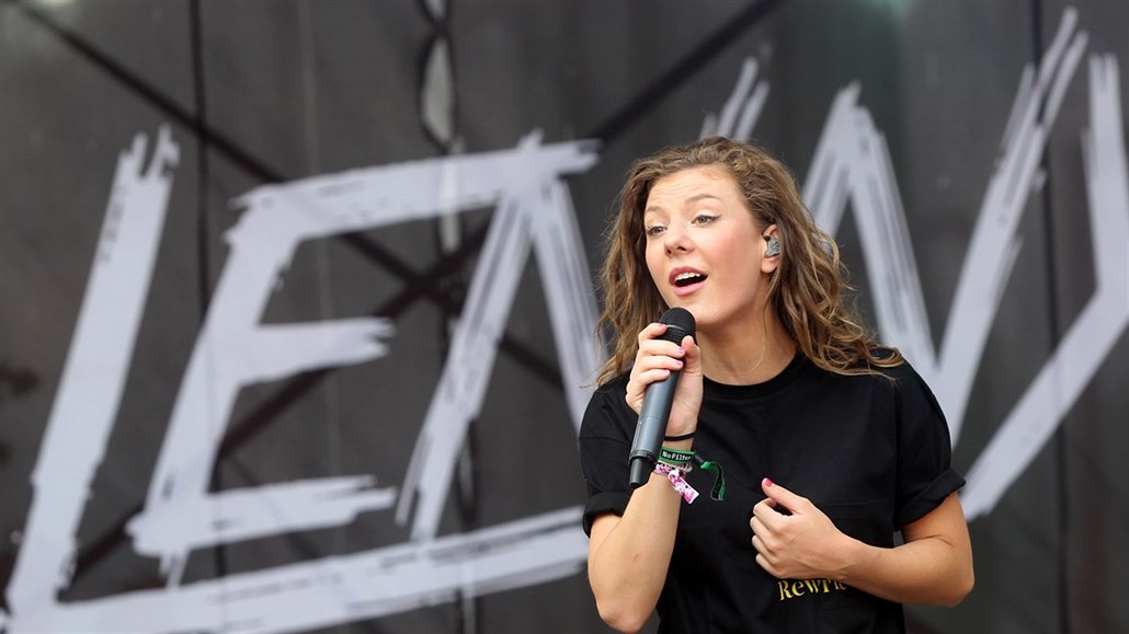 Zpěvačka Lenny odstartovala třídenní Vysočina Fest v Jihlavě (5. července 2018).