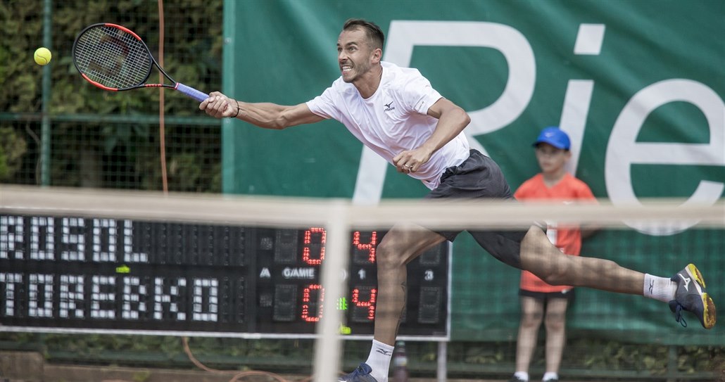 Český tenista Lukáš Rosol na pardubickém Rieter Open.