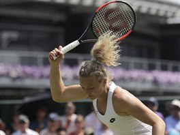 Rozhnvan Kateina Siniakov ve tetm kole Wimbledonu.