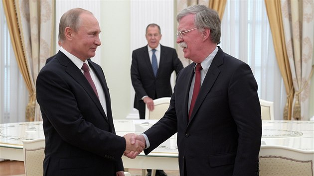 Jednání Trumpova bezpečnostního poradce Johna Boltona s ruským prezidentem Vladimirem Putinem (27. června 2018)