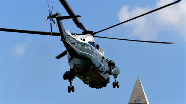 Vrtulník amerického prezidenta Donalda Trumpa nad Washingtonem (1. července 2018)