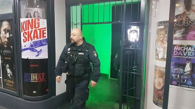 Non sluba karlovarsk policie bhem filmovho festivalu. (6. ervence 2018)