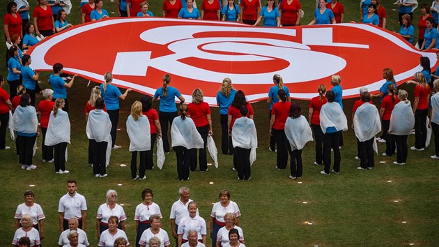 V pra�sk� Eden Ar�n� byl 6. �ervence 2018 zakon�en program hromadn�ch skladeb v r�mci XVI. v�esokolsk�ho sletu.