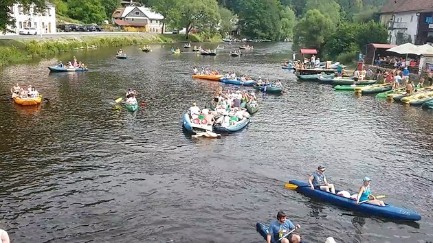 Od Romberka a po esk Krumlov. Vodci ucpali Vltavu