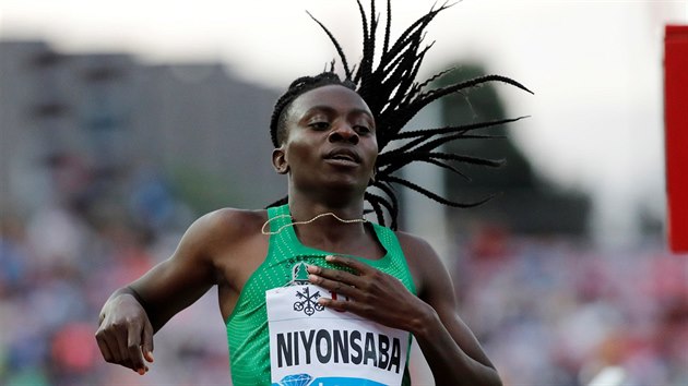 Francine Niyonsabaov z Burundi vyhrla na mtinku v Lausanne bh na 800 metr.