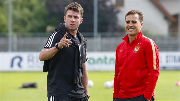 Zlnsk sportovn editel Zdenk Grygera (vlevo) a Fabio Cannavaro, kter trnuje nsk tm Kuang-ou Evergrande.