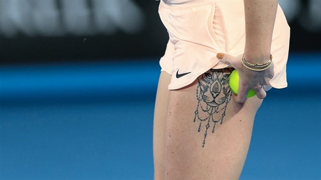 TYGICE ELINA. Ukrajinka Svitolinov vyr do tenisovch bitev s tygic na stehn.