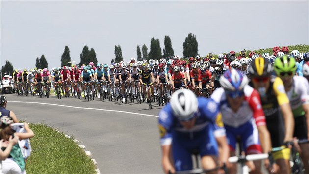 Momentka z vodn etapy 105. ronku vhlasn Tour de France