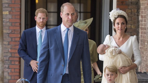 Princ William a vévodkyně Kate s dětmi na křtinách prince Louise (Londýn, 9. července 2018)