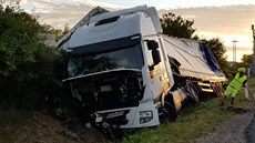 Na D1 u Prahy bouralo nákladní auto, idi nadýchal 2,6 promile. (7. ervence...