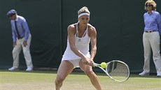 Italská tenistka Camila Giorgiová ve tetím kole Wimbledonu.