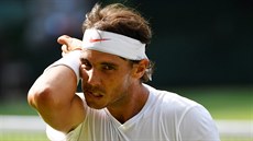 Světová jednička Rafael Nadal v osmifinále Wimbledonu.