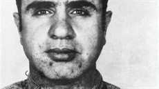 V roce 1939 byl Al Capone ji sedm let ve vzení - a znan selý kvli...