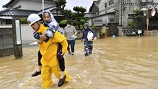 Silné det, záplavy a sesuvy pdy na západ Japonska zabily desítky lidí. (7....