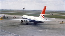 Boeing 757 spolenosti British Airways v Praze v lét 1984.