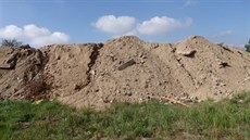 Nelegální navážka zemin v katastrálním území obce Čikov na Třebíčsku.