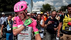 Zkrvavený Lawson Craddock v cíli první etapy Tour de France.