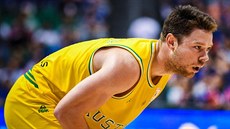 Matthew Dellavedova z Austrálie v zápase s Filipínami