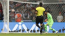 Chorvatský gólman Danijel Subai jen bezmocn zírá, práv inkasuje v utkání...