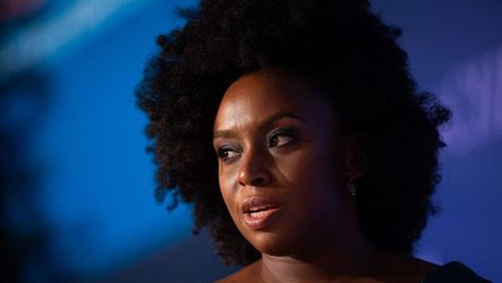 Nigerijská spisovatelka Chimamanda Ngozi Adichieová