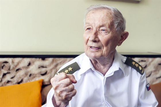 Plukovník Oldřich Vladař ve svých 93 letech (červen 2018)