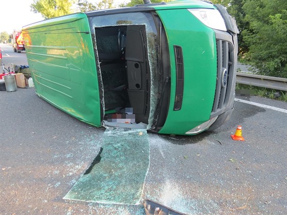 Následky nehody na dálnici D35 za Olomoucí ve směru na Mohelnici. (16. července...