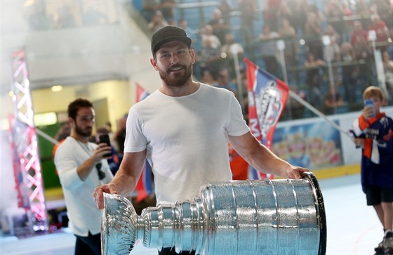 Hokejista Michal Kempný pivezl do Hodonína Stanley Cup.